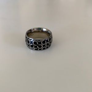 Women’s coach ring